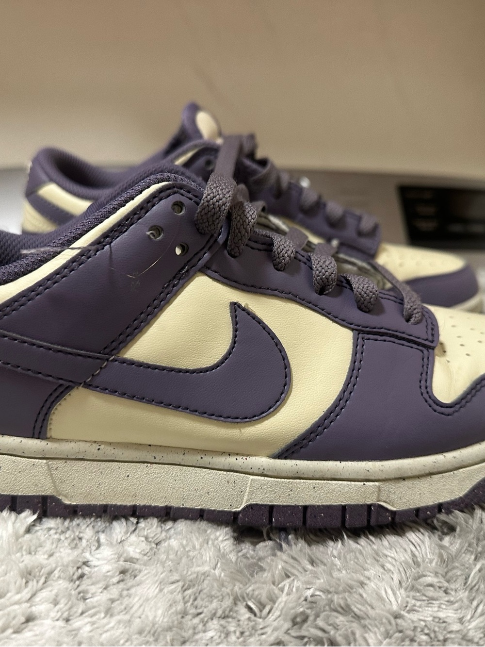 Nike Kids/women’s Low-Top Sneakers in Purple and Cream